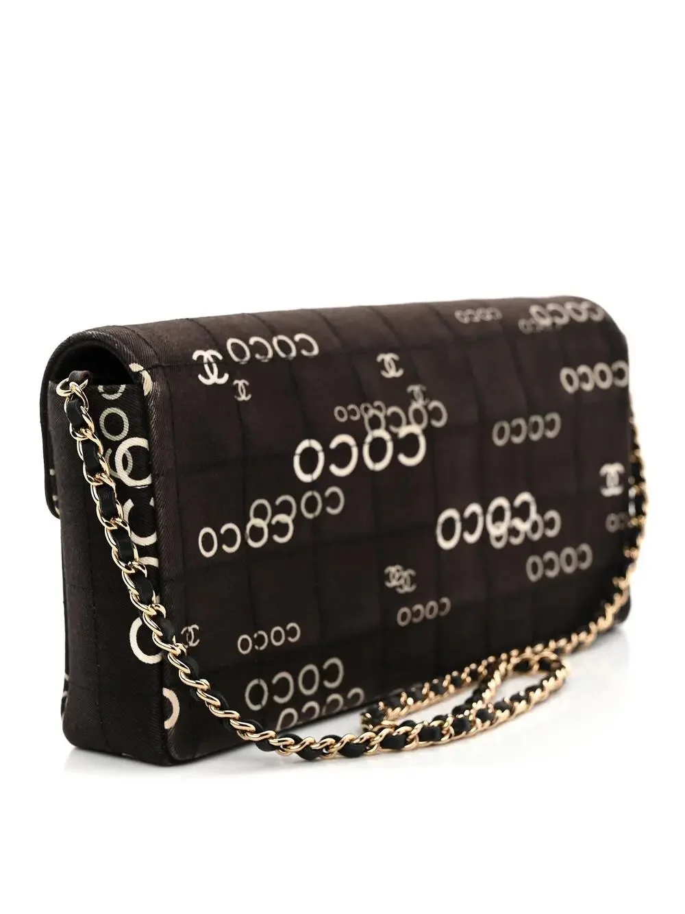 CHANEL indulge timeless